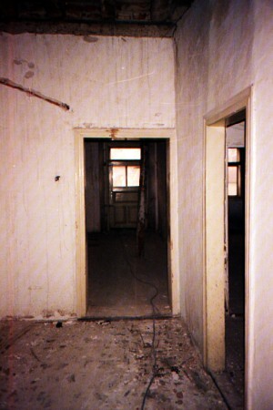 Vstupy do pokojů 1.patra, 1999